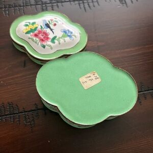 Vintage Chinese canton enamel quatrefoil box